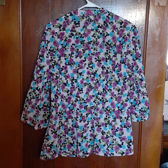 Flowered blouse - Picture 2 of 4
